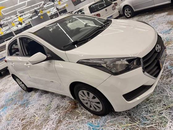 HYUNDAI HB20 1.6 COMFORT PLUS 16V FLEX 4P MANUAL HYUNDAI HB20 1.6 COMFORT PLUS 16V FLEX 4P MANUAL